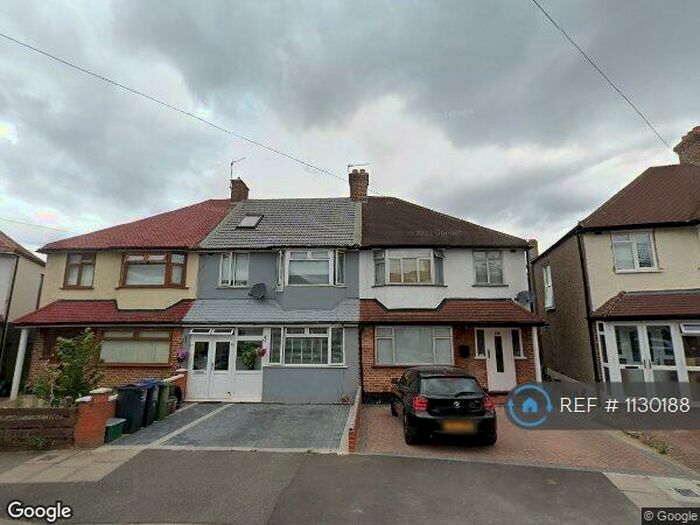 5 Bedroom Terraced House To Rent In Abbotts Road, London, CR4