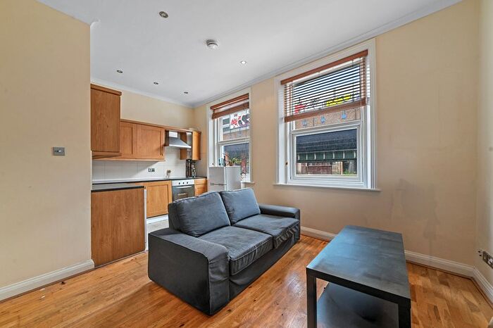1 Bedroom Flat For Sale In Cable Street, London, E1