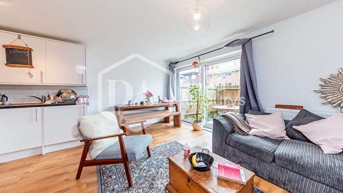 4 Bedroom Maisonette To Rent In Wager Street, Mile End, London, E3