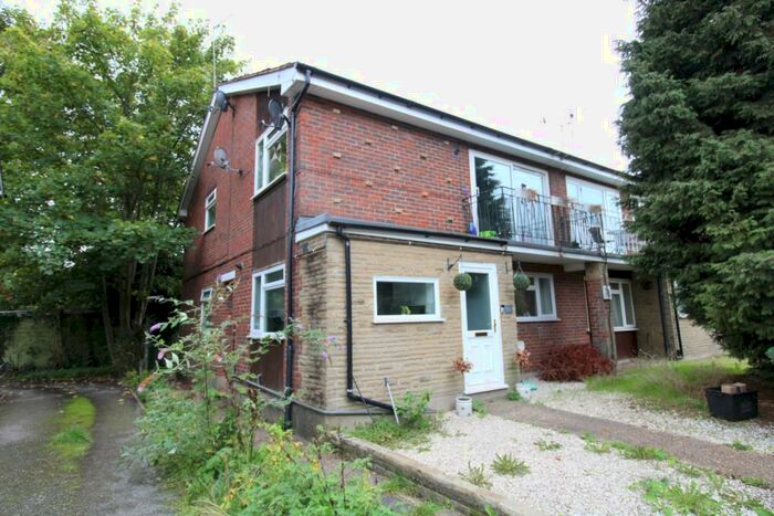 2 Bedroom Ground Maisonette To Rent In Holmesdale Road, Reigate, Surrey, RH2