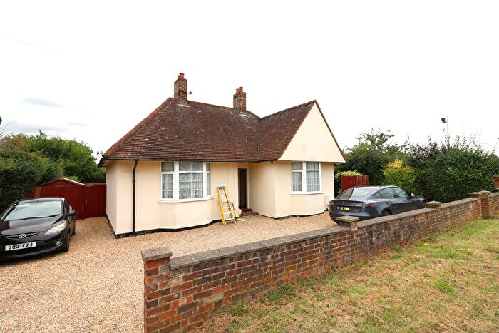 2 Bedroom Bungalow To Rent In London Road, Woolmer Green, SG3