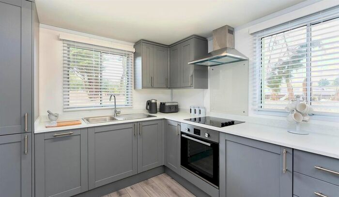 Studio To Rent In Columbia Drive, Worthing, BN13