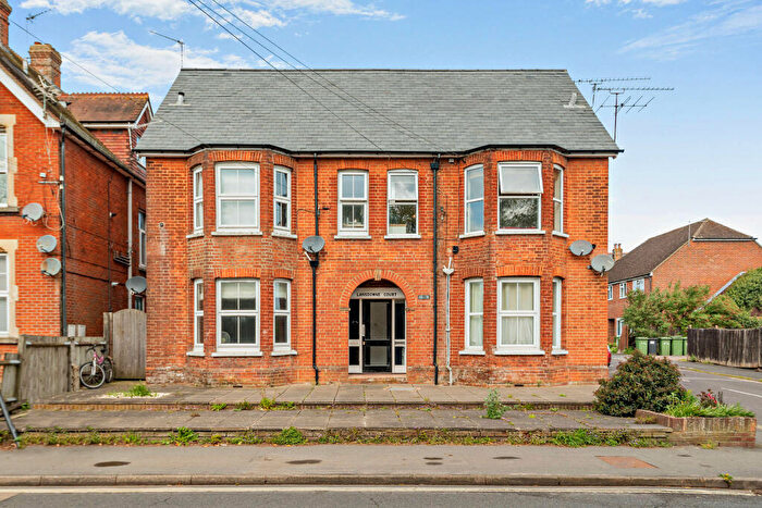 2 Bedroom Flat For Sale In Lansdowne Court, Anstey Road, GU34