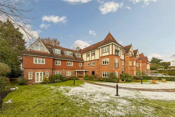 2 Bedroom Flat To Rent In Oakdene Court, Portmore Park Road, Weybridge, Surrey, KT13
