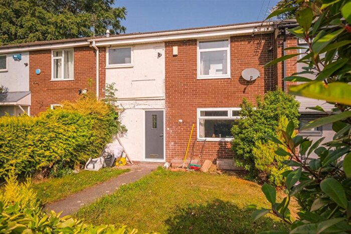 3 Bedroom Terraced House For Sale In Sherburn Road, Brighouse, HD6