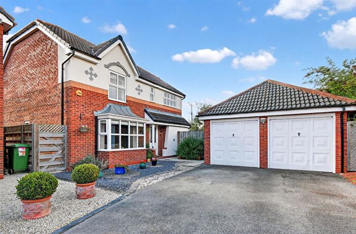 4 Bedroom Detached House For Sale In Ruffhams Close, Wheldrake, York, YO19