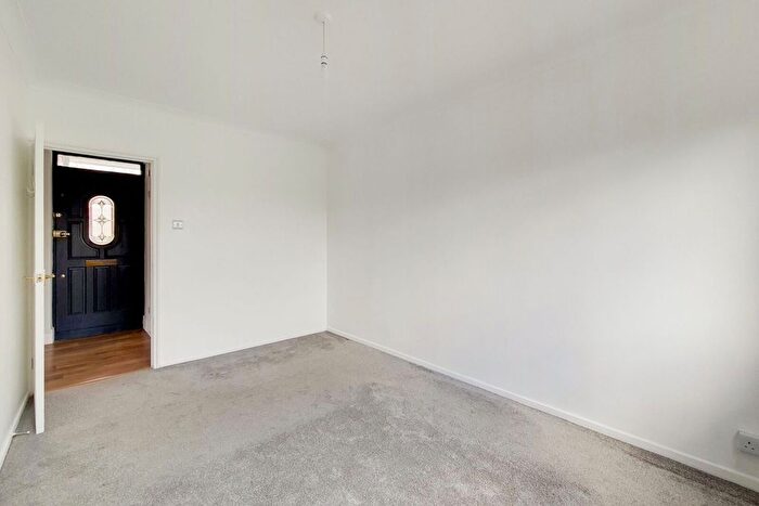 2 Bedroom Flat To Rent In Highbury New Park, Highbury, London, N5