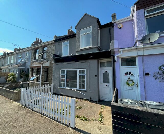 2 Bedroom Maisonette To Rent In Dudley Road, Clacton-On-Sea, CO15