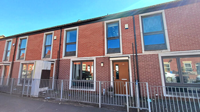 3 Bedroom Terraced House For Sale In Highfield Road, Salford, M6