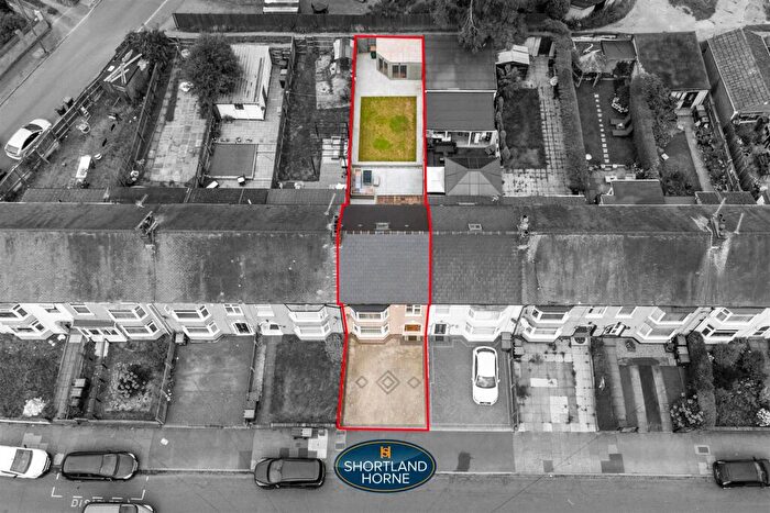 3 Bedroom Terraced House For Sale In Sadler Road, Keresley, Coventry, CV6