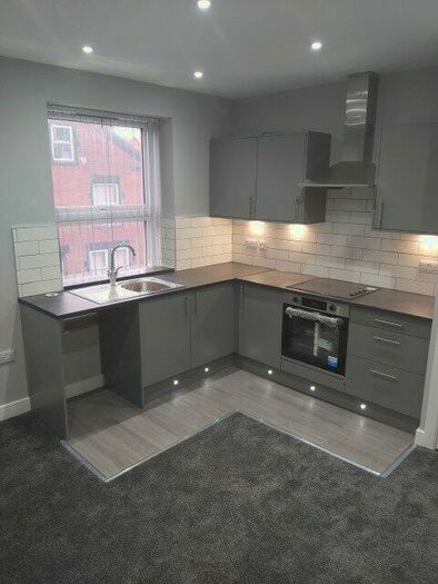3 Bedroom Flat To Rent In Flat B, Cross Green Crescent, Leeds, LS9