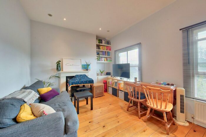 1 Bedroom Flat To Rent In Old York Road, Wandsworth, SW18