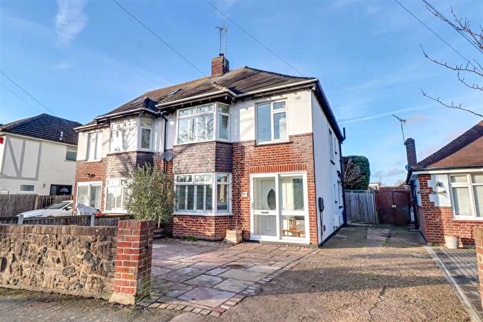3 Bedroom Semi Detached House For Sale In London Road, Leigh-on-Sea, SS9