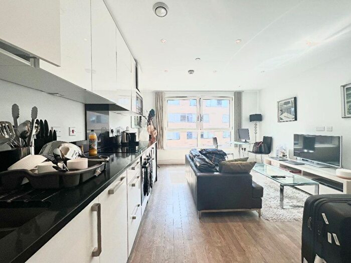 Studio To Rent In Queensland Terrace, Islington, N7