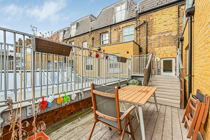 2 Bedroom Flat To Rent In Putney High Street, London, SW15