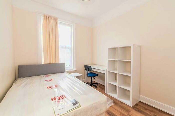 5 Bedroom Terraced House To Rent In Fawcett Road, Southsea, PO4