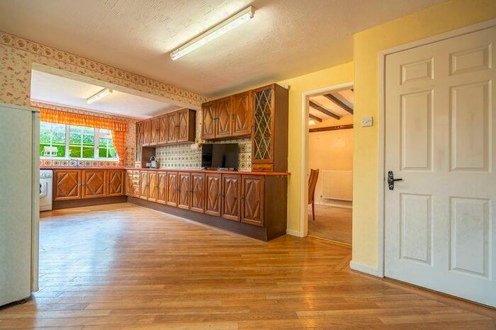 4 Bedroom Detached House For Sale In Bolingbroke Road, Cleethorpes, DN35