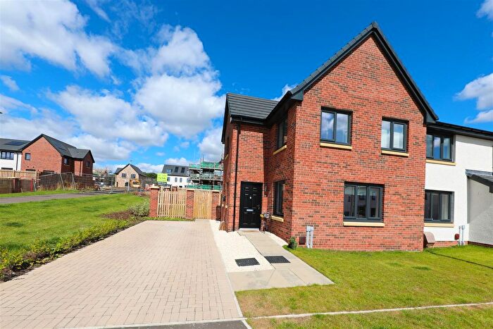 3 Bedroom Semi-Detached House For Sale In Dalzell Park, Glenrothes, KY7