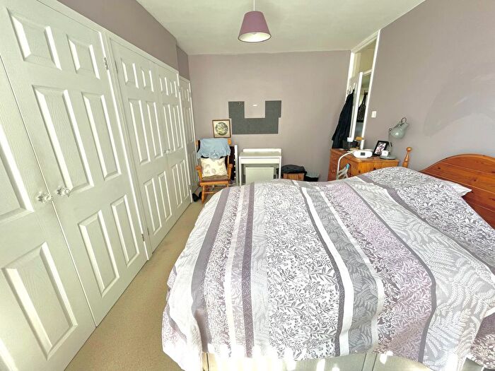 2 Bedroom Flat For Sale In Sea Avenue, Rustington, West Sussex, BN16
