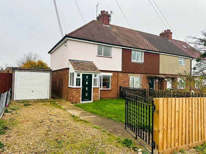3 Bedroom End Of Terrace House For Sale In Folly Road, Deanshanger, MK19