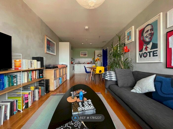 2 Bedroom Flat To Rent In Icon Apartments, London, E1