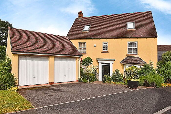 6 Bedroom Detached House For Sale In Sluggett Place, Westclyst, Exeter, EX1