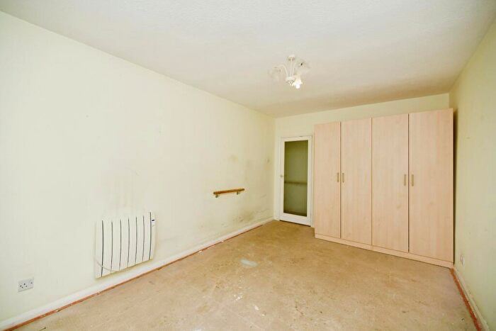 2 Bedroom Flat For Sale In Westbrook, Lustrells Vale, Saltdean, Brighton, BN2