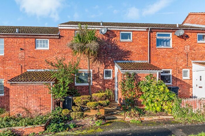 3 Bedroom Terraced House For Sale In Loxley Close, Church Hill South, Redditch, B98