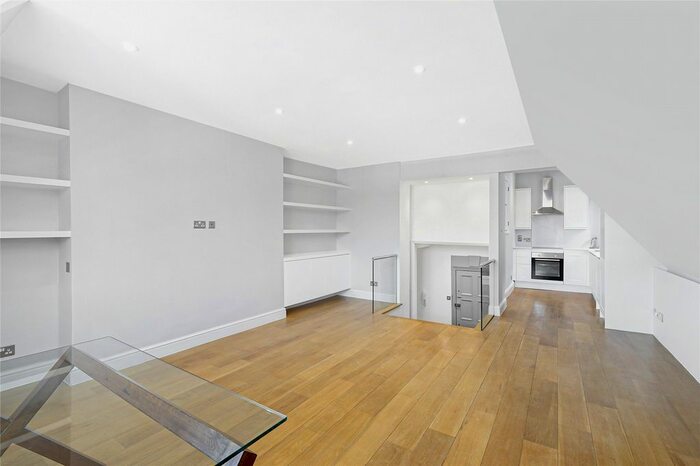 2 Bedroom Flat To Rent In Pont Street, London, SW1X