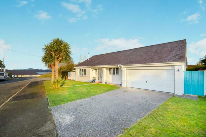 3 Bedroom Detached Bungalow For Sale In 'Tir Haf', Lon Cernyw, Bwlchtocyn, LL53