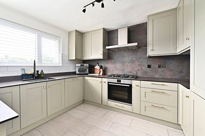 3 Bedroom Maisonette For Sale In Ashford, Surrey, TW15