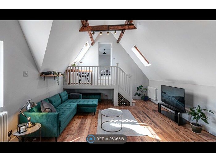 2 Bedroom Flat To Rent In St Ann's Tower, Leeds, LS6