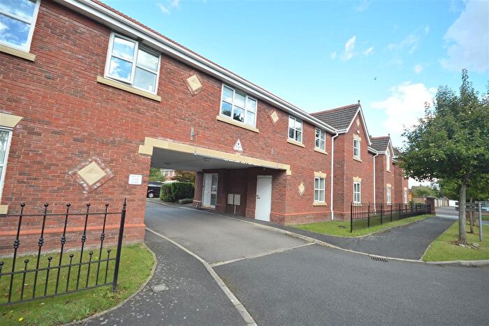 2 Bedroom Flat To Rent In Balliol Court, Sale, M33