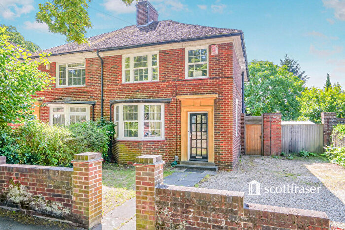 4 Bedroom Semi-Detached House To Rent In Morrell Avenue, Headington, OX4