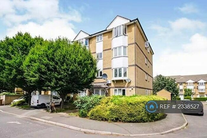 2 Bedroom Flat To Rent In Rossetti Road, London, SE16