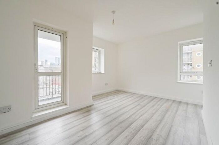 2 Bedroom Flat For Sale In Burgess Street, Tower Hamlets, London, E14