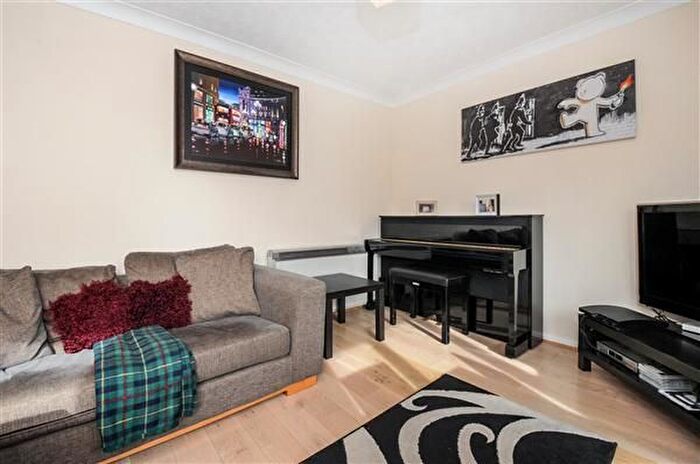 1 Bedroom Flat To Rent In North Road, Wimbledon, SW19