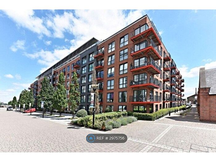 1 Bedroom Flat To Rent In Warehouse Court, London, SE18