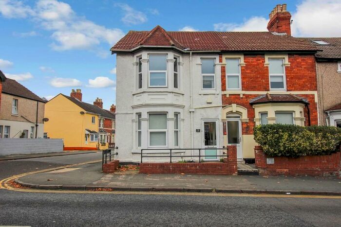 Studio To Rent In Groundwell Road, Town Centre, Swindon, SN1