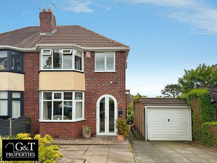 3 Bedroom Semi-Detached House For Sale In Himley Avenue, Dudley, DY1