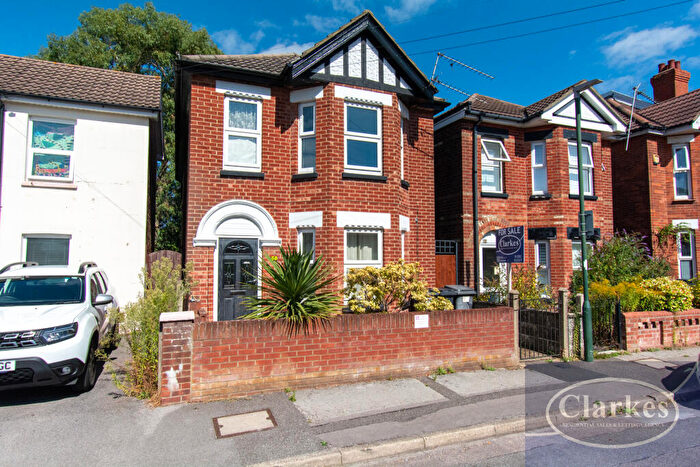 4 Bedroom Detached House For Sale In Hankinson Road, Bournemouth, BH9