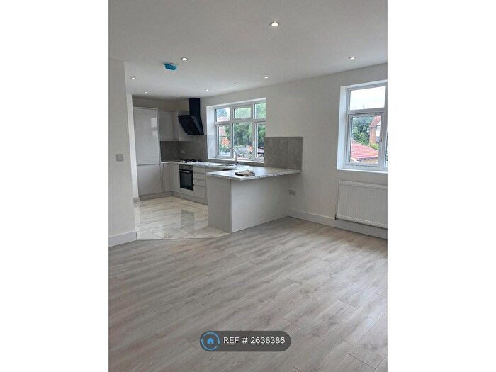 2 Bedroom Flat To Rent In Mogden Lane, Isleworth, TW7