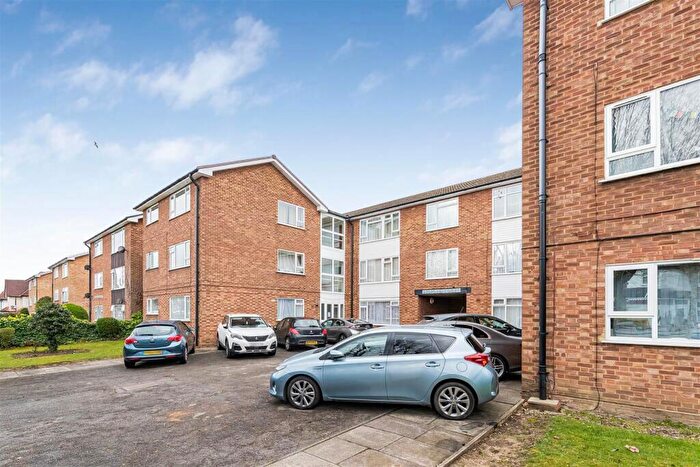 2 Bedroom Flat For Sale In Harrowdene Road, Wembley, HA0