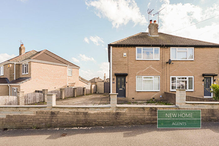 2 Bedroom Semi Detached House For Sale In Kingswear Crescent, Leeds, West Yorkshire, LS15