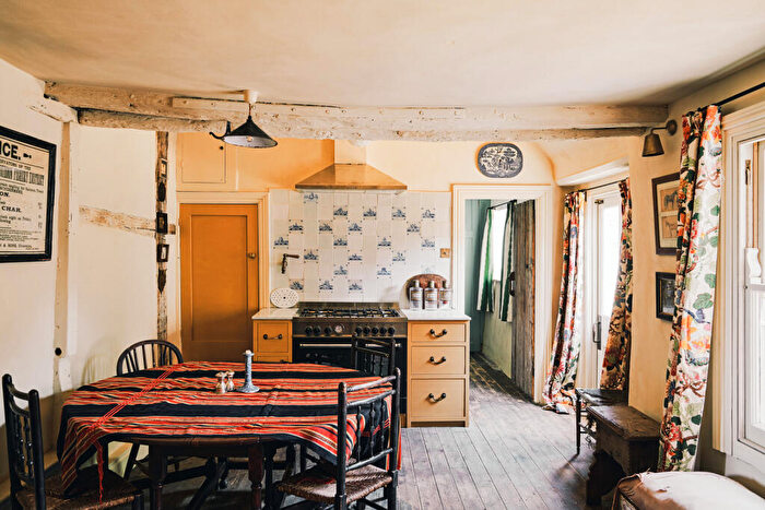 3 Bedroom End Of Terrace House For Sale In Upper Strand Street, Sandwich, Kent, CT13