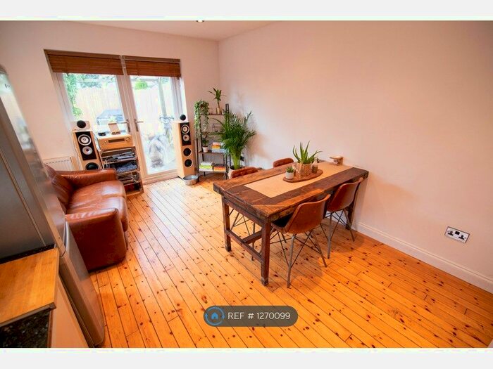 2 Bedroom Flat To Rent In Waldegrave Road, Teddington TW11