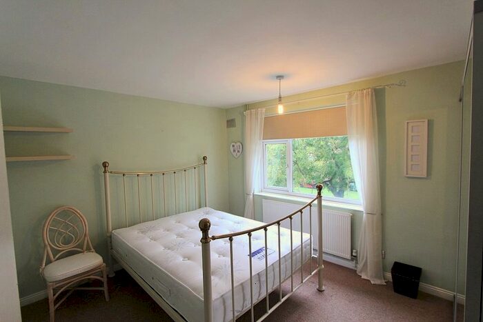 2 Bedroom Flat To Rent In Darcy Close, Cheshunt, Waltham Cross, Hertfordshire, EN8