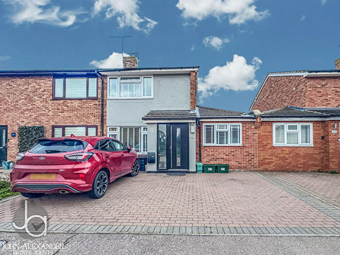 4 Bedroom Semi-Detached House For Sale In Muscade Close, Tiptree, CO5