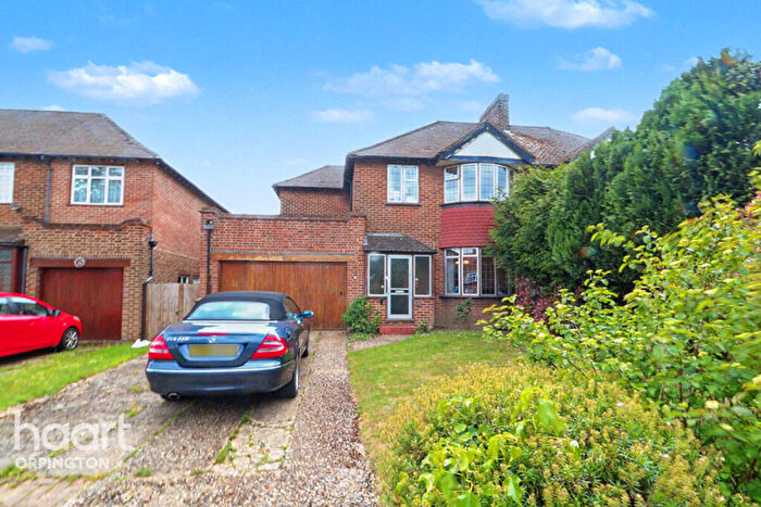 4 Bedroom Semi Detached House For Sale In Midfield Way, Orpington, BR5