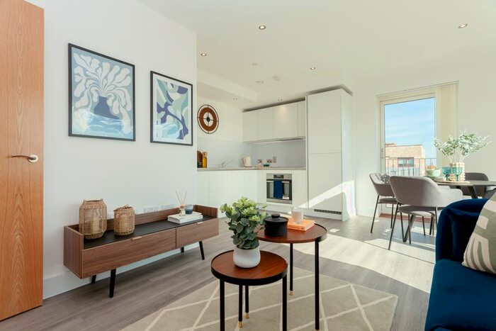 2 Bedroom Flat To Rent In Thames Road, London, E16